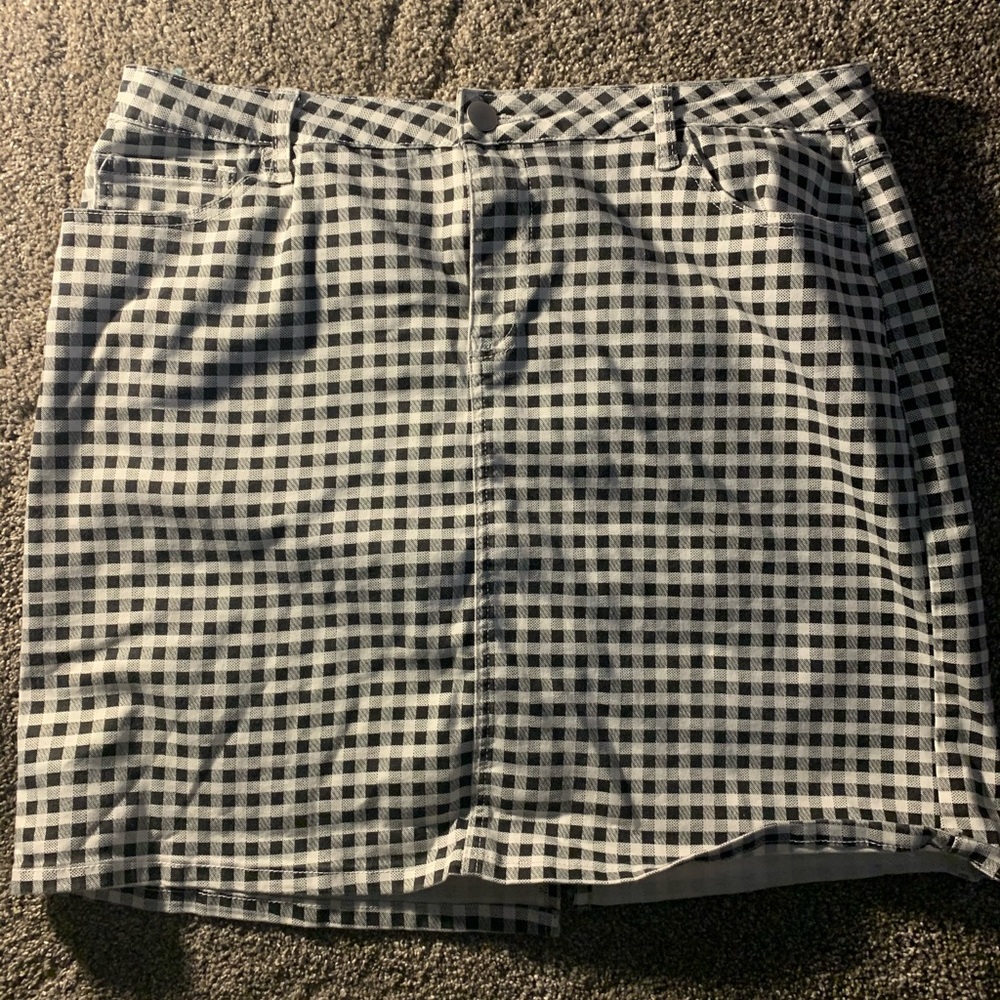 Black and white checkerboard skirt